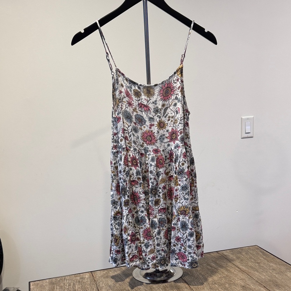 Rip Curl White Floral 🌺 Dress